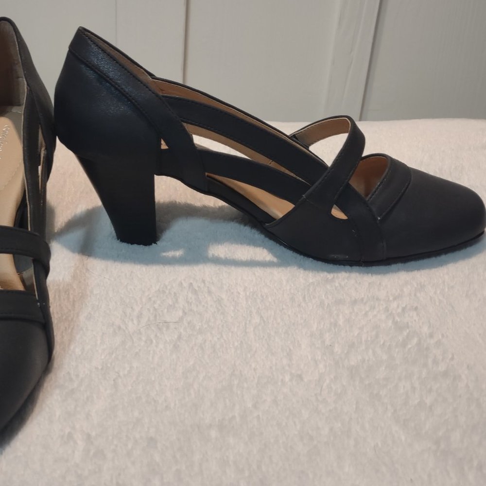 Comfort View Black Shoes 2" heel 9.5W